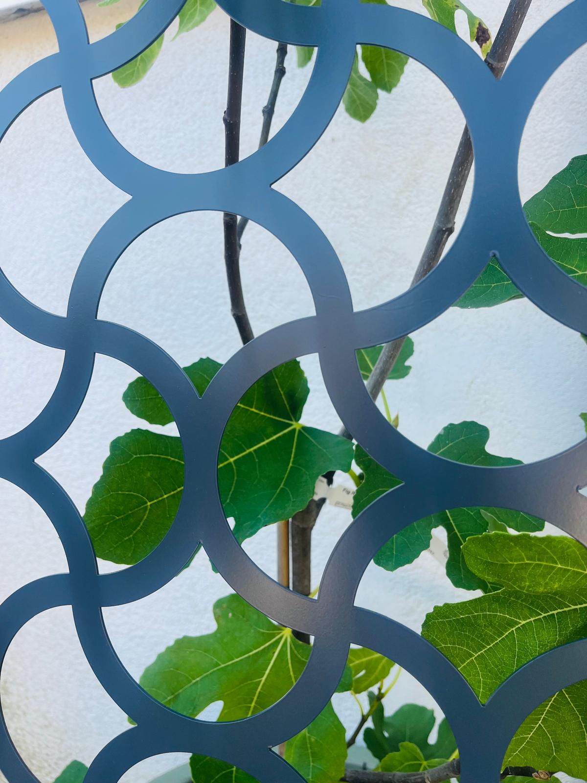 Aluminium metal anthracite grey Wall Mounted Scalloped Decorative Garden Panel Screen Wall Art 600 x 1200mm