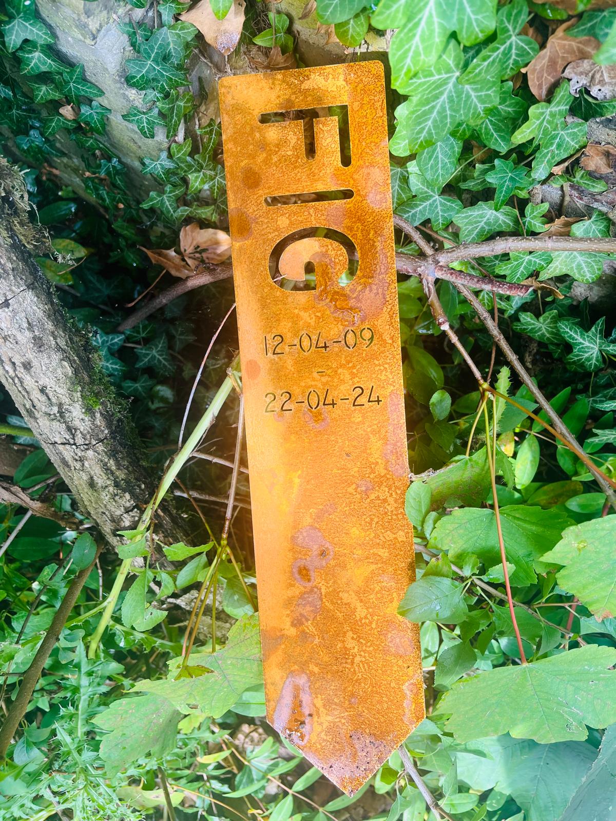 Corten Steel Pet Memorial Name Marker stakes signs personalised